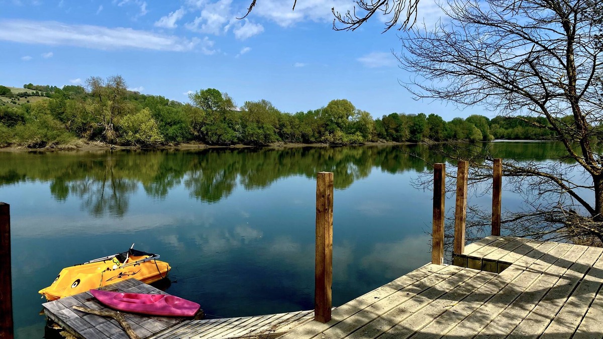 Tourville-la-Riviere House | Riverhouse with pedal boat, canoës , direct accès river, bicycles, fishing rods