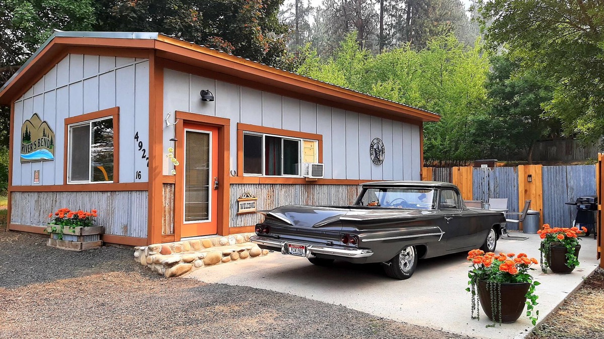 Fenn Cabin | Rivers Bend Cabin Across from Clearwater river