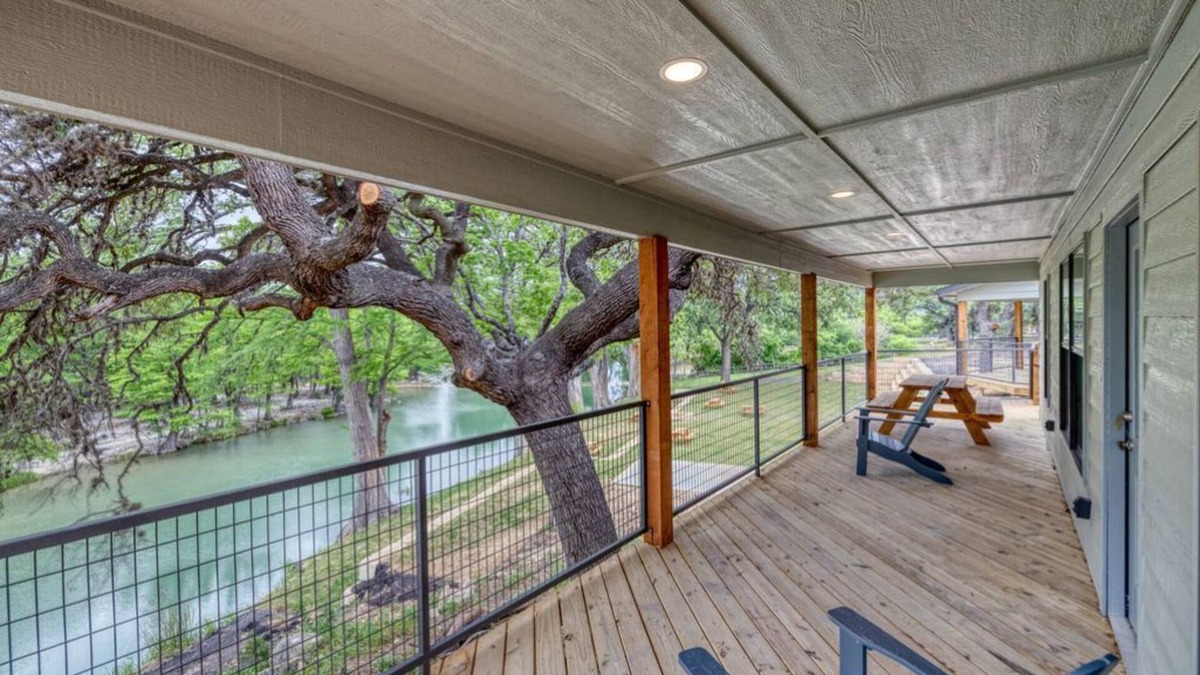 Concan Cabin | River’s Edge Cabin #3 at Oasis Resort