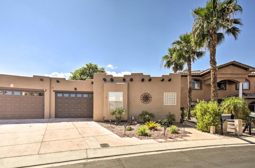 Needles House | Rivers Edge Golf Condo with Beach Access and Patio!