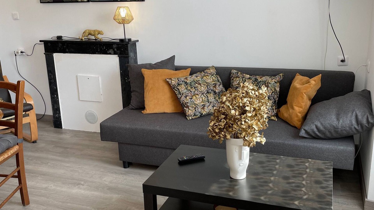 Mezieres-sur-Ponthouin Cottage | Riverside Retreat: Historic Mill House with Fishing, Pet-Friendly, EV Charging