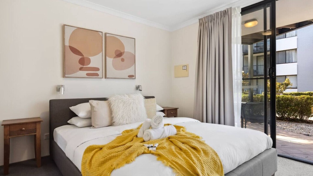 South Perth Apartment | Riverside 1BR Apartment in South Perth