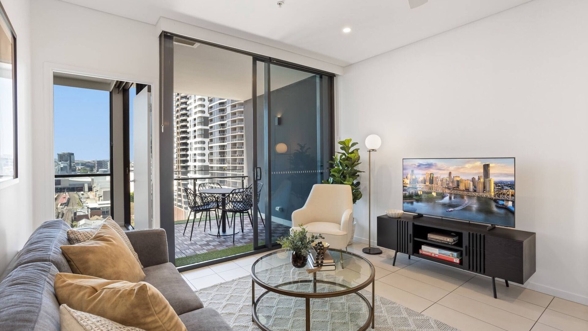 South Brisbane Apartment | Riverside 2-Bed by Brisbane's Landmarks with Pool
