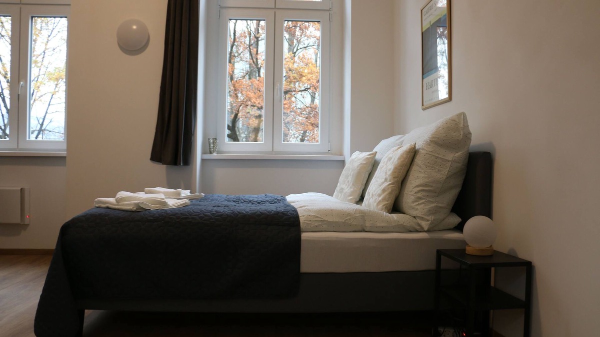 Rathausviertel Apartment | Riverside Apartment im Zentrum