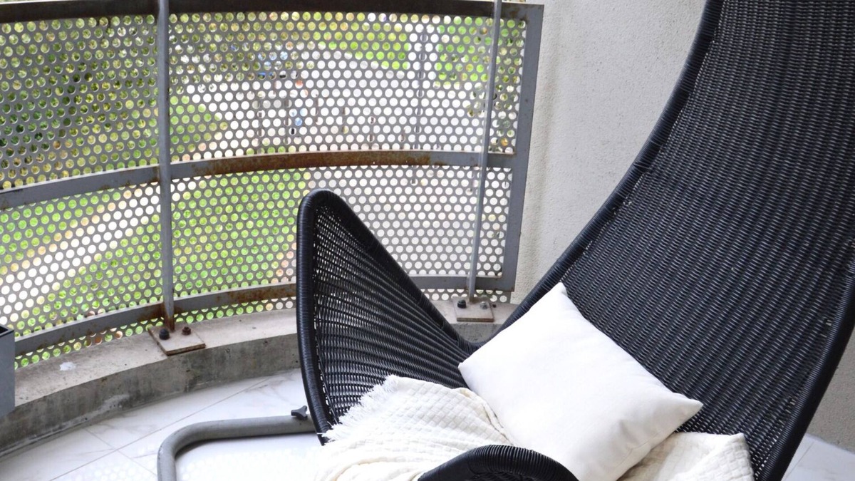 Lognes Apartment | Riverside apt | 2 bdr |Disney + Paris | Parking | Balcony