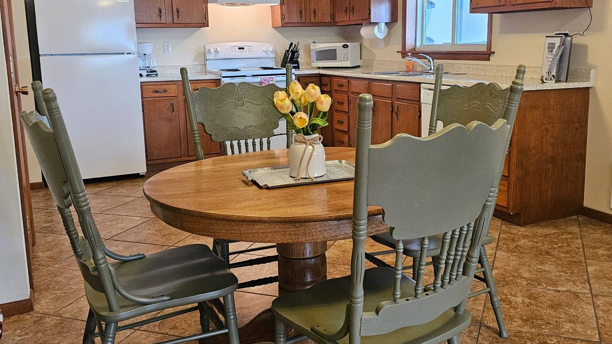 Gardiner Apartment | Riverside B Parks in Gardiner, MT
