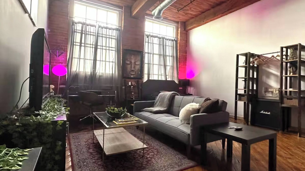 Detroit Apartment | Riverside Boho Artist's Loft Downtown