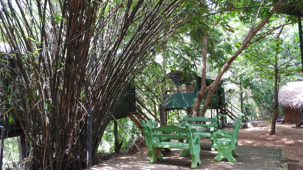 Debarawewa House | Riverside Cabana Yala