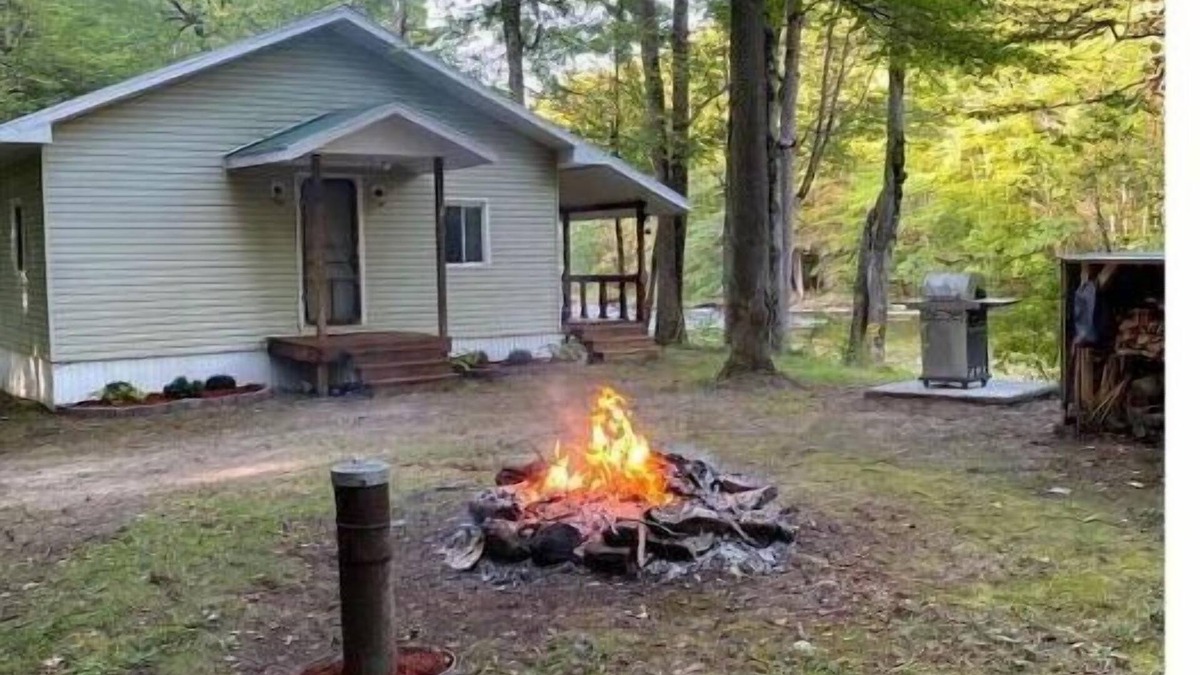 Constable Cabin | Riverside cabin, fly-fish for trout or just relax!
