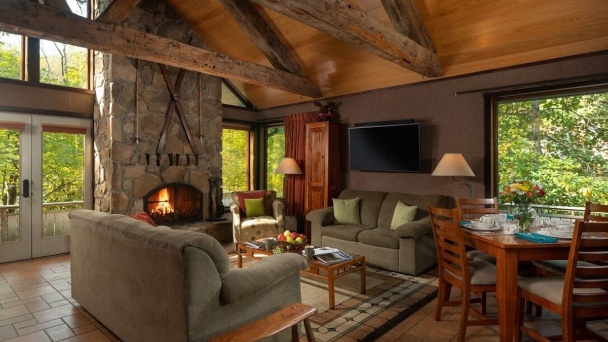 Confluence Ski Chalet | Riverside Chalet, Near Bike Trail, Hiking, Rafting, Fallingwater and mountains