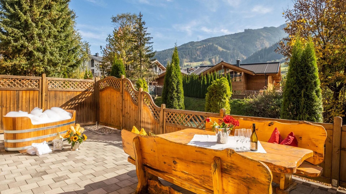 Kaprun Ski Chalet | Riverside chalet with sauna and terrace in Kaprun