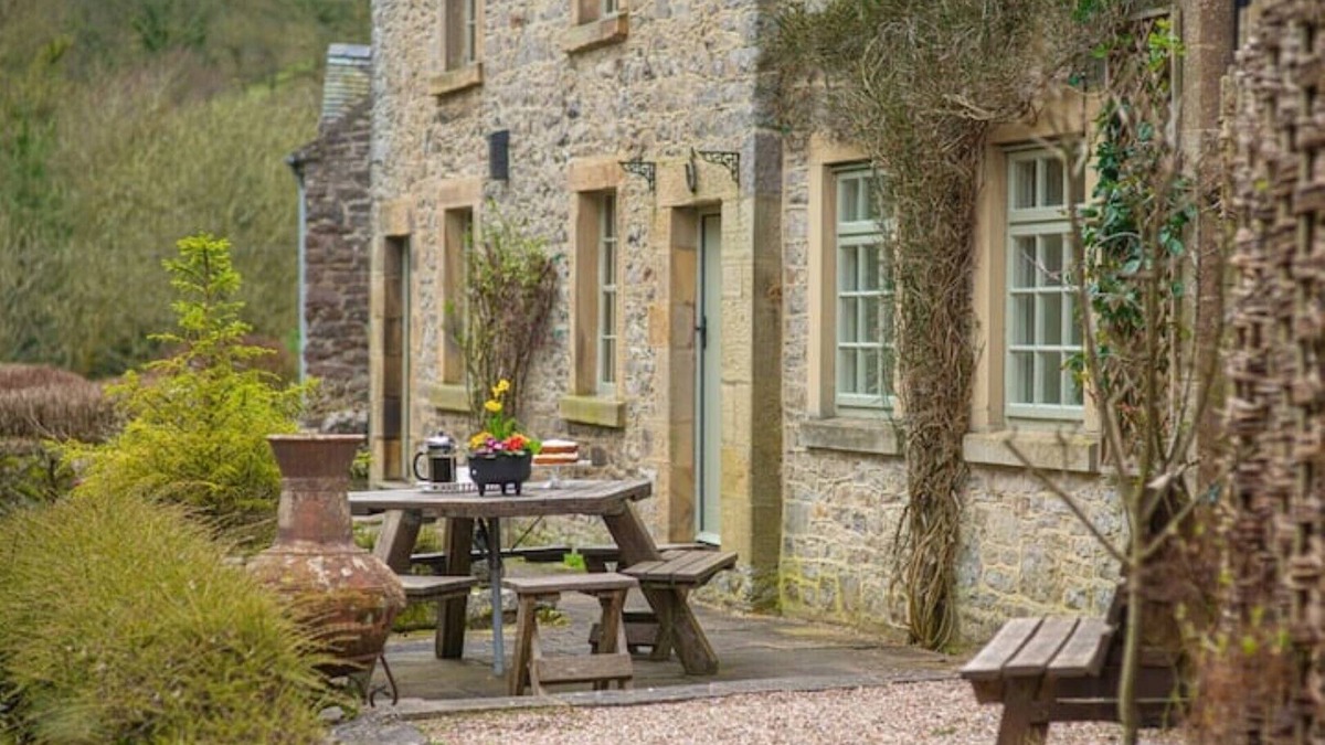 Alstonfield Cottage | Riverside Cottage Alstonefield Peak District