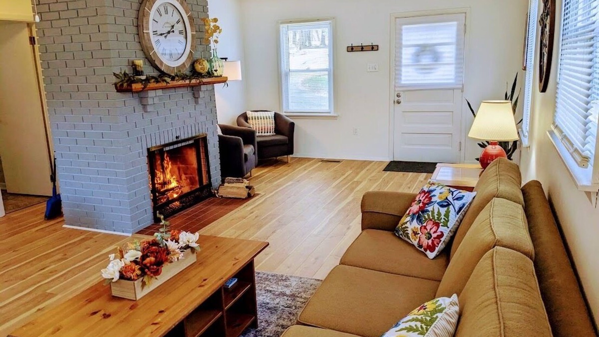 Bakerton House | Riverside cottage, minutes from historic Harpers Ferry! Private river access!