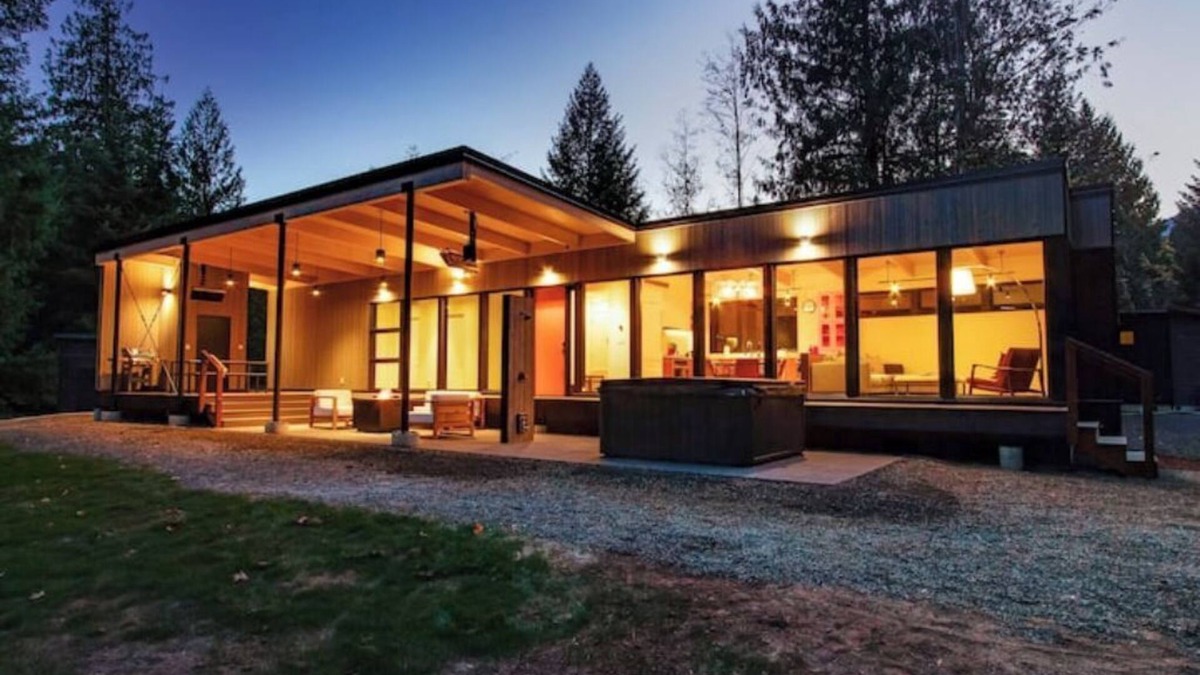 Randle House | Riverside Escape/Hot Tub