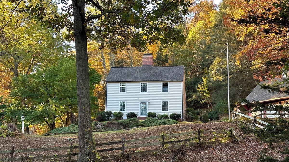 Collinsville House | Riverside Farm