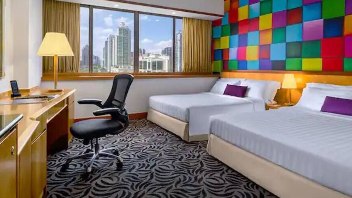 Singapore River Hotel | Riverside Hotel Family Room 2 Queen Hotel with Gorgeous Skyline View Singapore