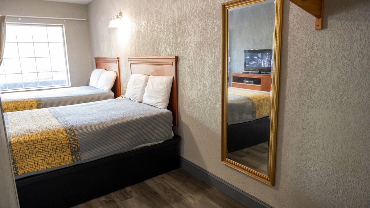 Hopewell Hotel | Riverside Inn and Suites