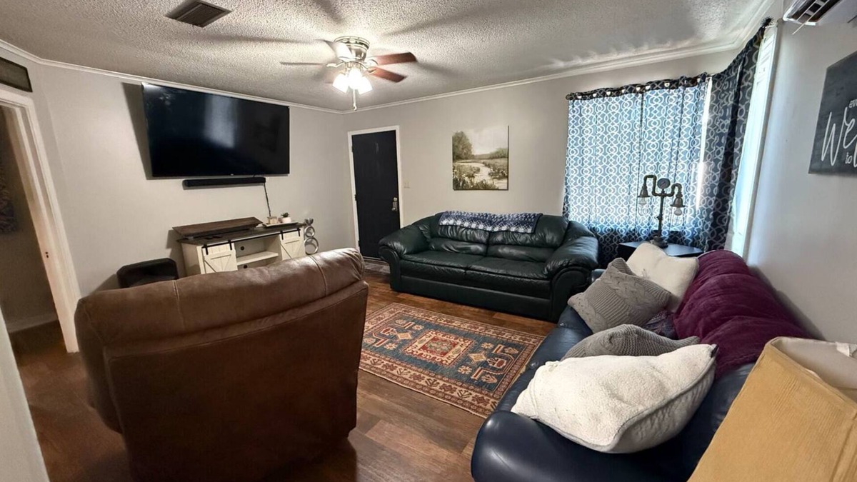 Clarendon House | Riverside Lodge
