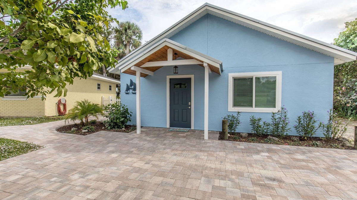 Roseland House | Riverside Luxury Retreat - Pelican Landing