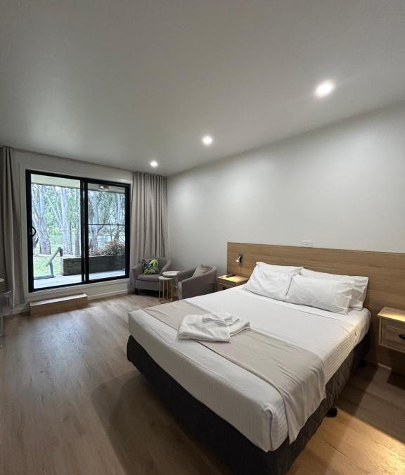 Corowa Hotel | Riverside Motel & Marina
