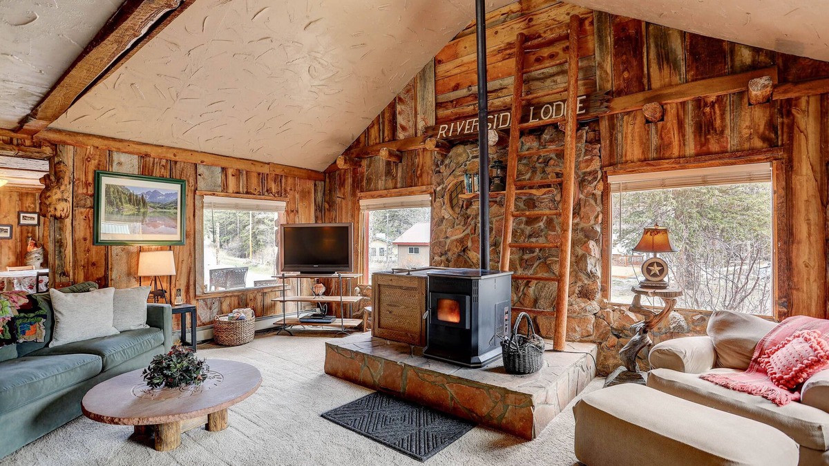 Lyons Cabin | Riverside Mountain Lodge Retreat - Historic Lodge