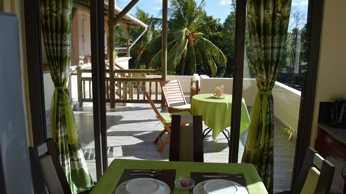 Grand River South East House | Riverside Holiday Home