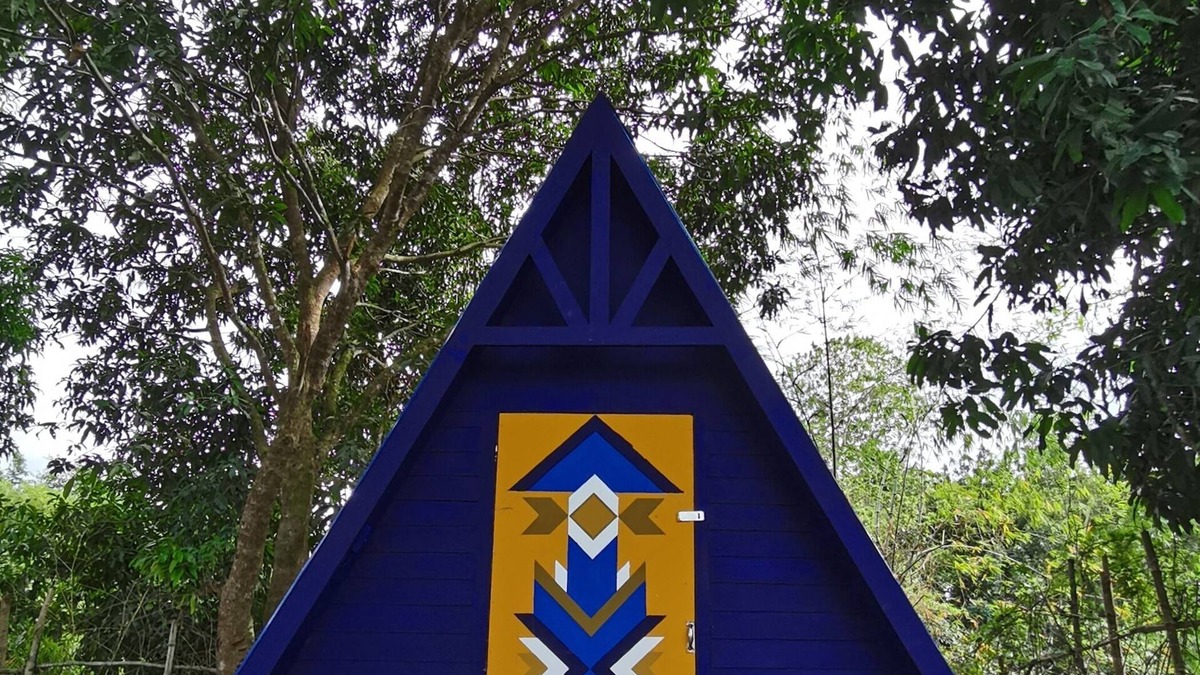 Tayug Villa | Riverside Native guest house and A-framed cabin for family picnic and camping.