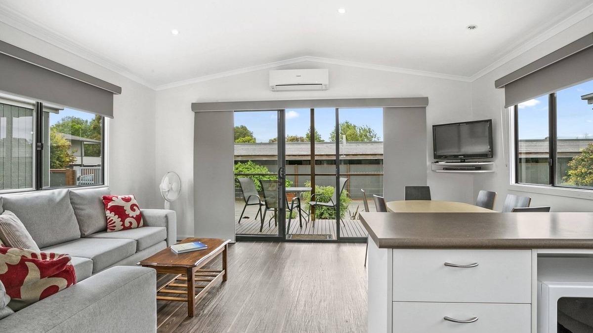 Ocean Grove Hotel | Riverside Ocean Grove