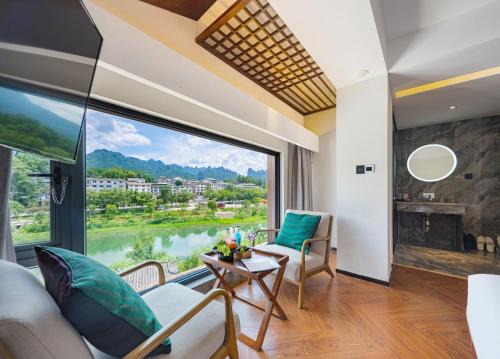 Wulingyuan House | Riverside Peak Lodge Zhangjiajie Wulingyuan National Park