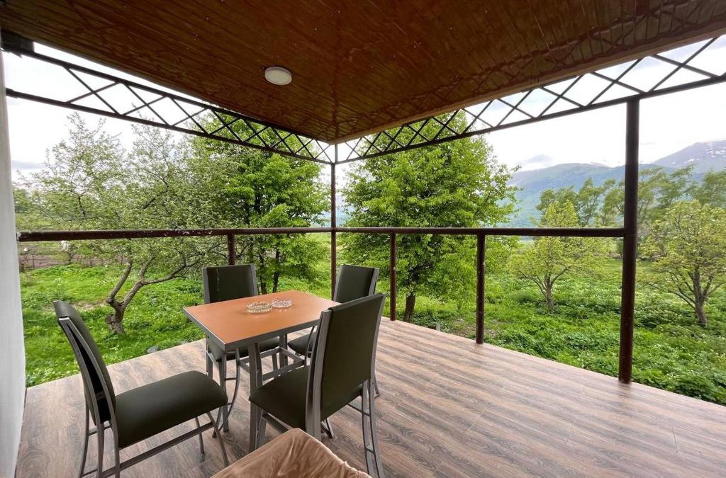 Lermontov Apartment | Riverside Rancho guest house