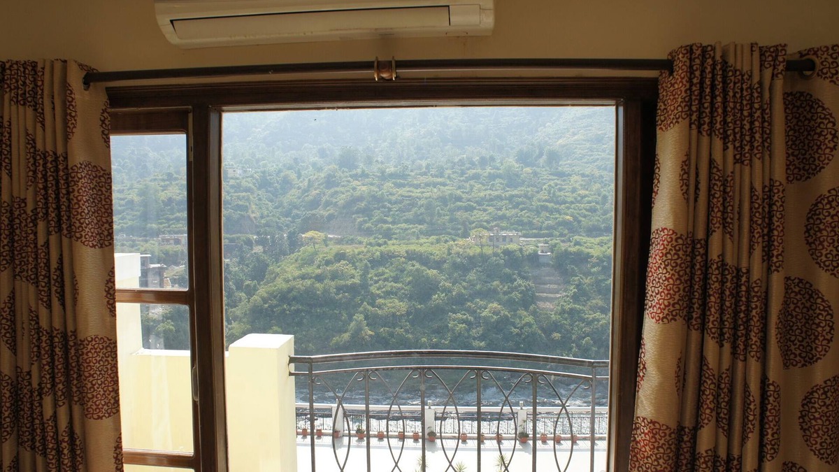 Srinagar Hotel | Riverside Resort