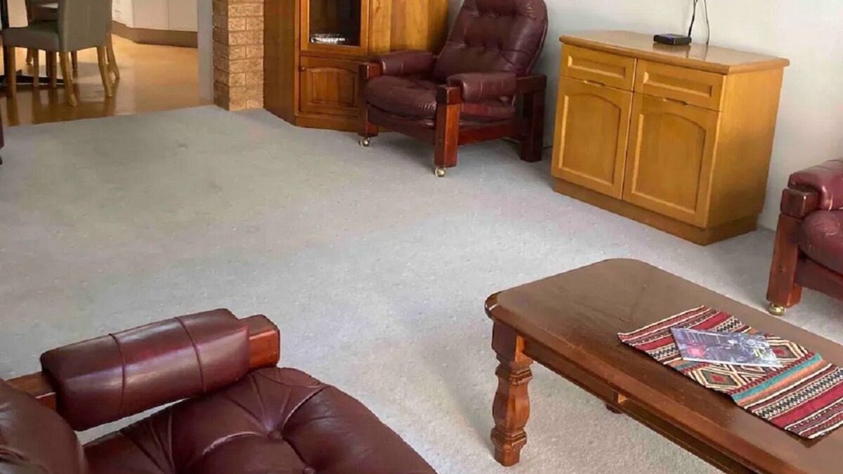 Oaks Estate House | Riverside Restn3 Bedrooms, 8 Guests