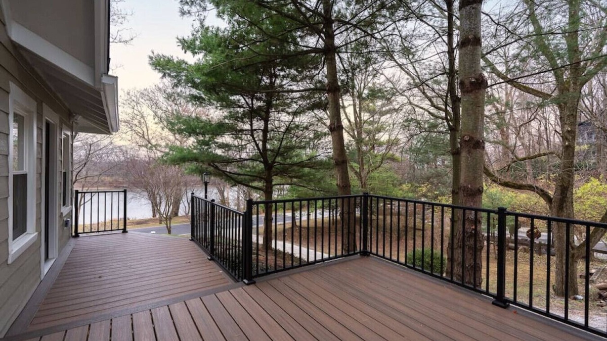 West Lafayette House | Riverside Retreat! 3 minutes to campus!