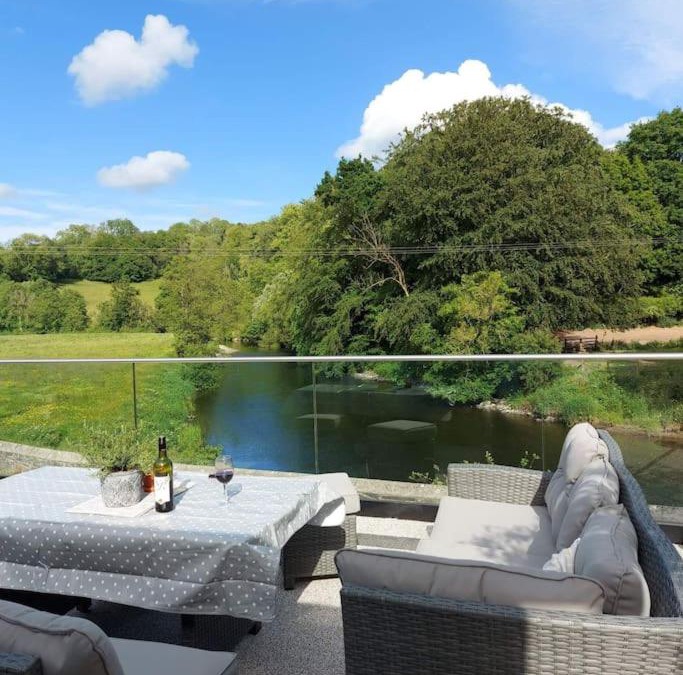 Llandysul Villa | Riverside Retreat