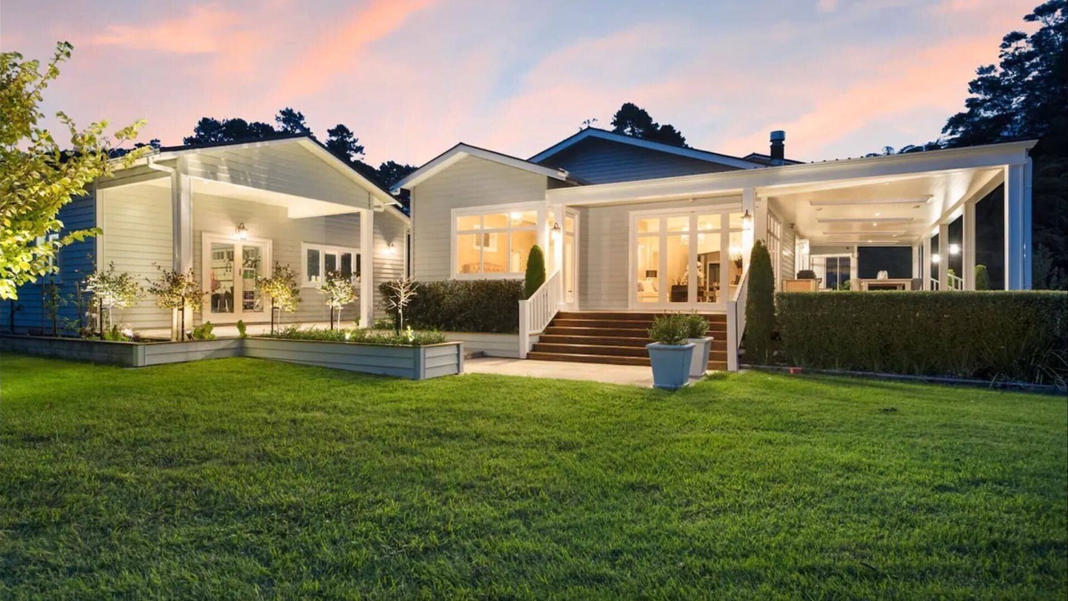 Lower Kaimai House | Riverside Retreat Luxury Holiday House