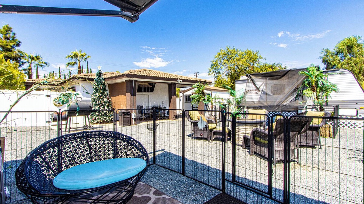 Riverside House | Riverside retreat near University of California