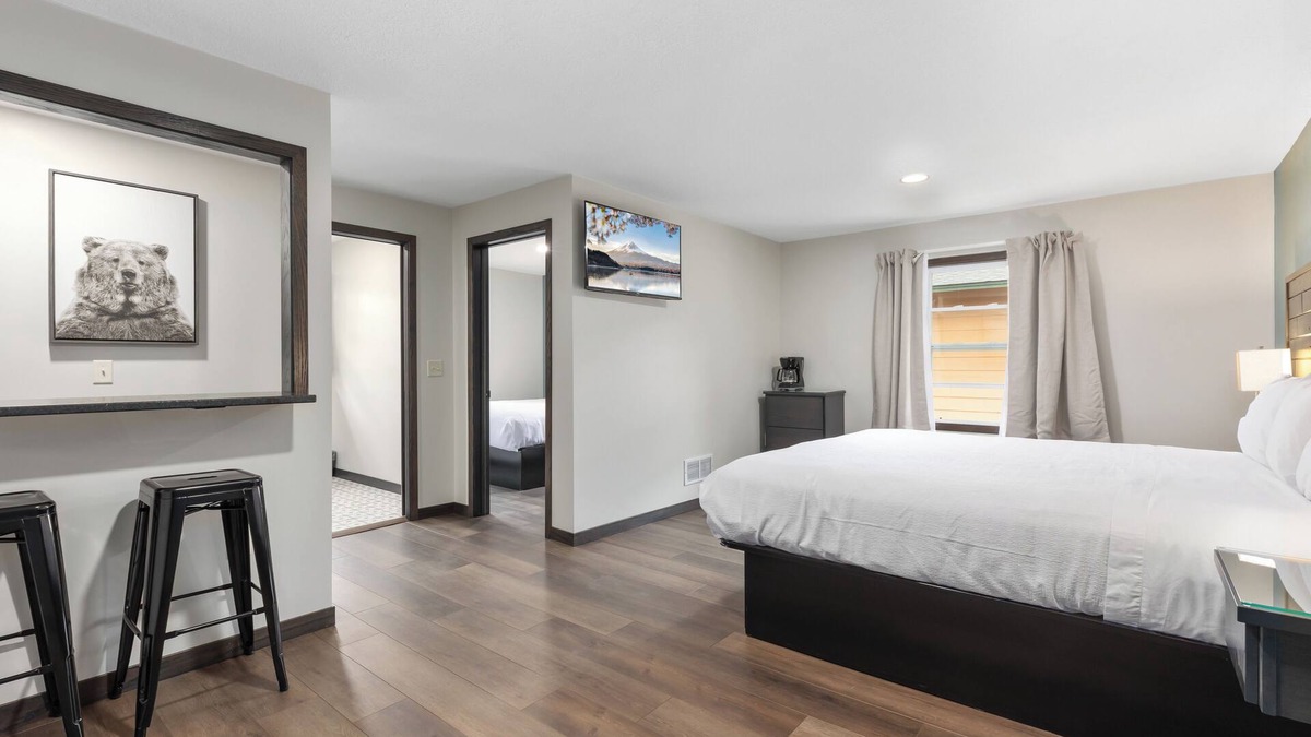 Aitkin Hotel | Riverside Retreat | Pets OK! | WiFi | Fishing