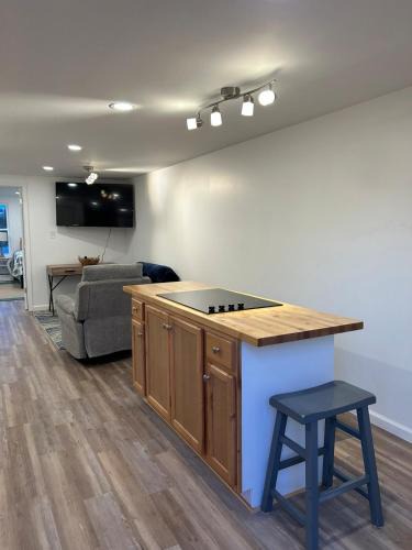 Harmarville Apartment | Riverside Retreat