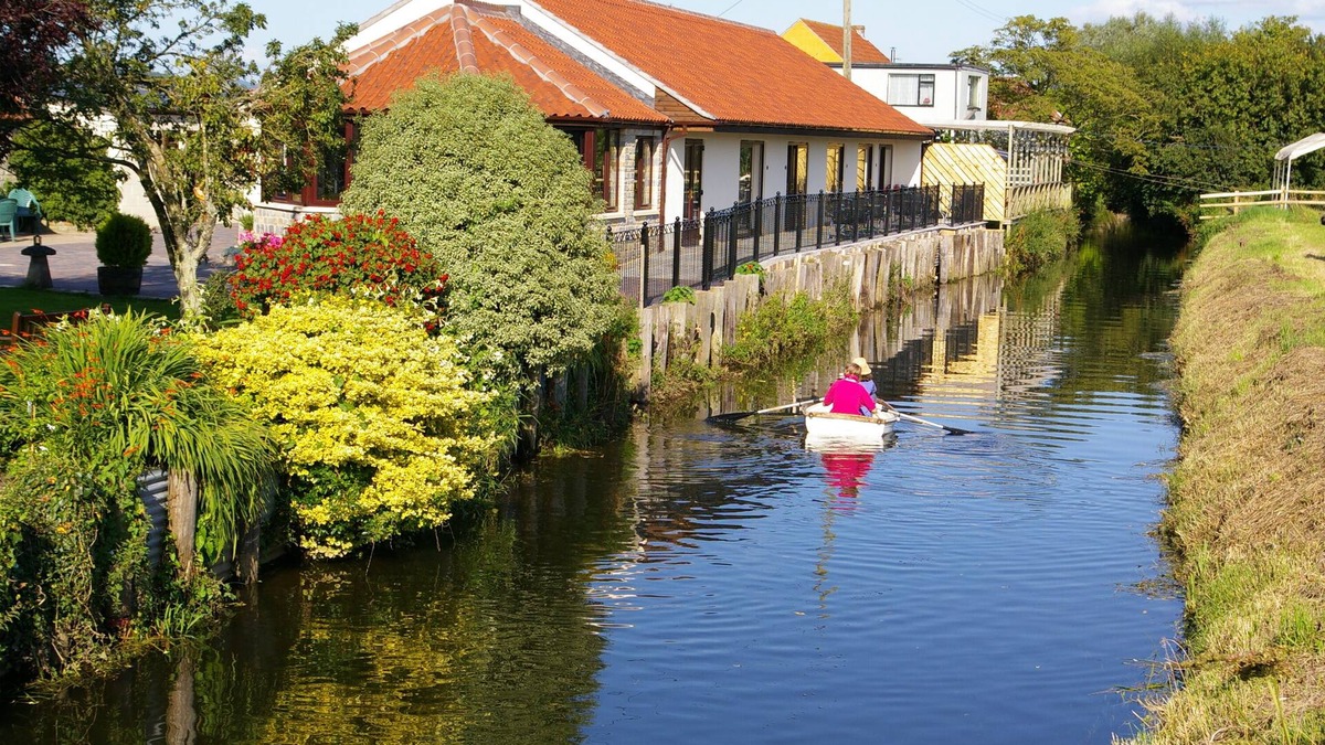 Lower Godney Bed & Breakfast | Riverside Room (triple)