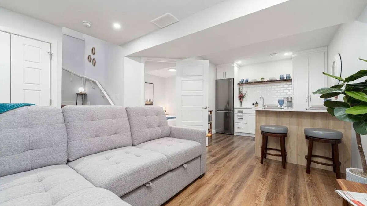 St. Albert House | Riverside Suite ~ New, with kitchenette, washer/dryer, & amenities nearby