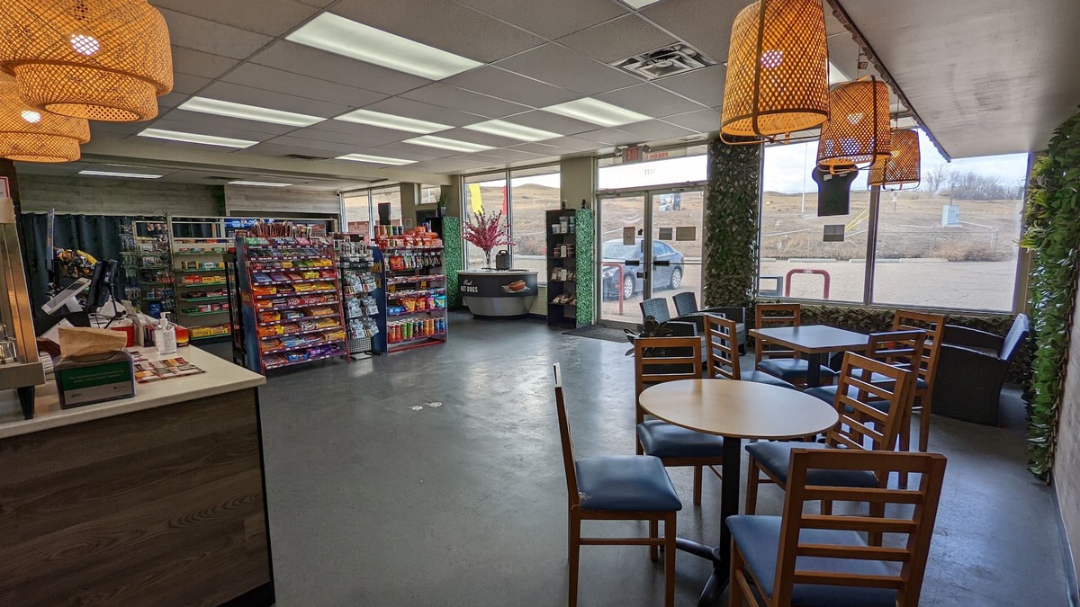 Medicine Hat Hotel | Riverside Suites