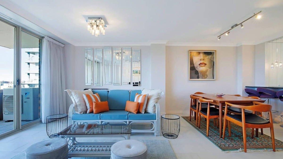 Auchenflower Apartment | Riverside Terrace Inner city Retro chic with Pool