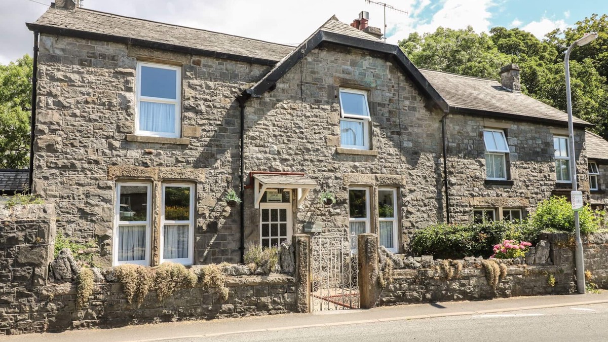 Cark Cottage | RIVERSIDE VIEW, pet friendly, with a garden in Cark In Cartmel