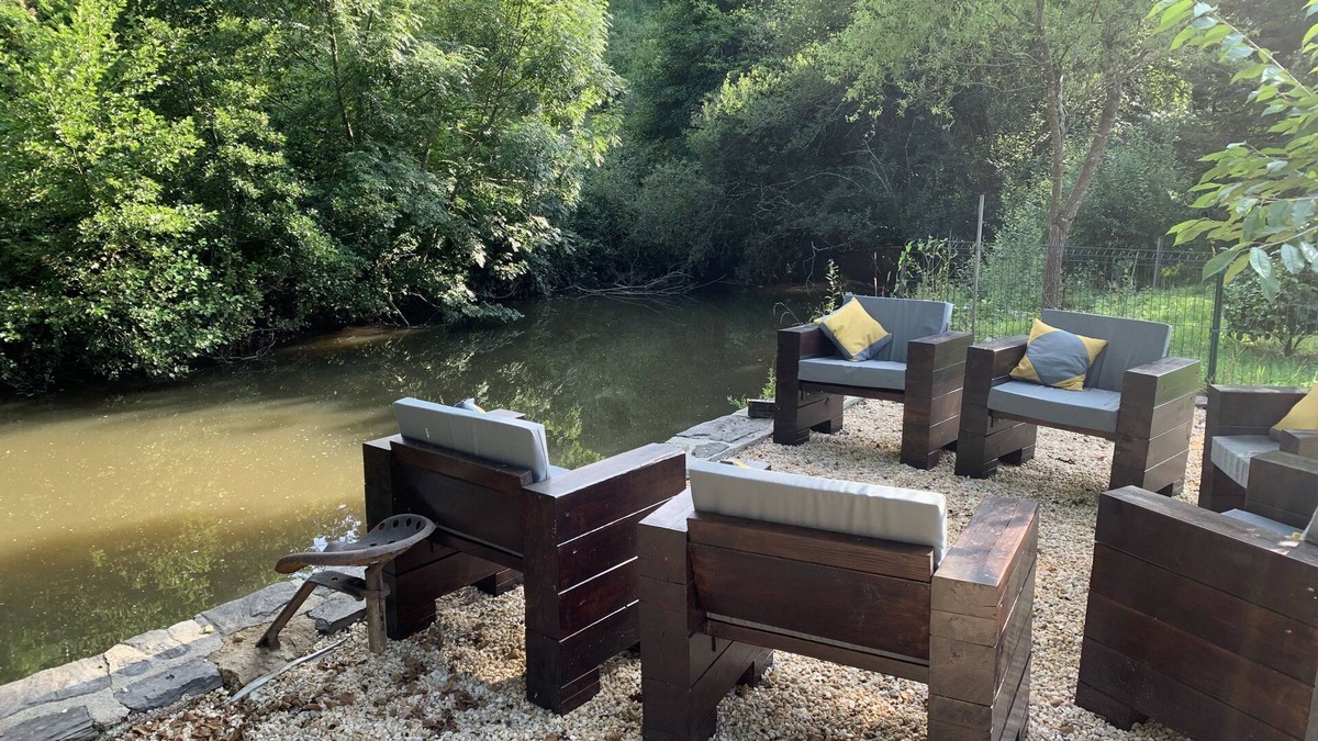 Segur-le-Chateau Villa | Riverside villa with jacuzzi in historical village