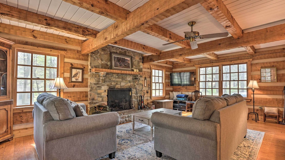 Slanesville Cabin | ‘Riversong’ Cabin w/Fire Pit on North River