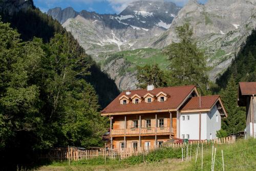 Les Plans-sur-Bex Hotel | Riversong Centre Thermal