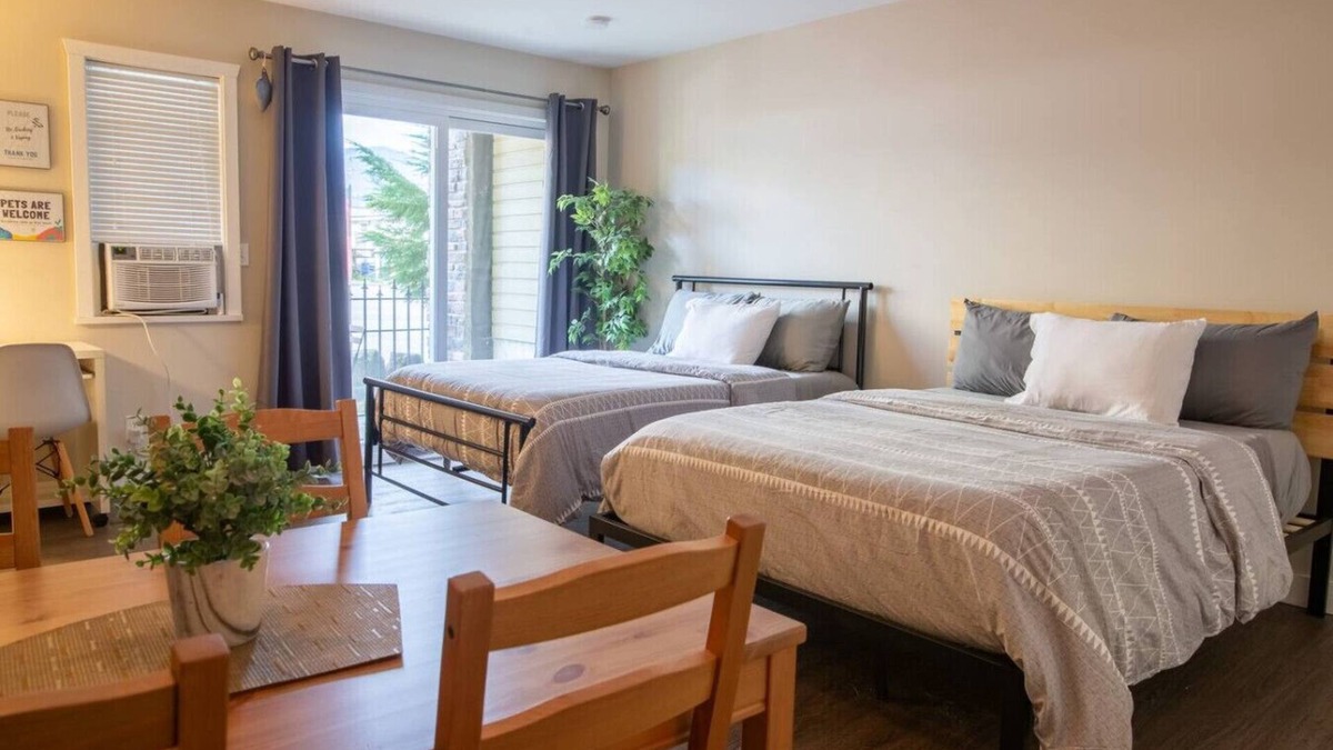 Harrison Hot Springs Apartment | RiversTail Retreat | Pet-Friendly & Steps to The Lake
