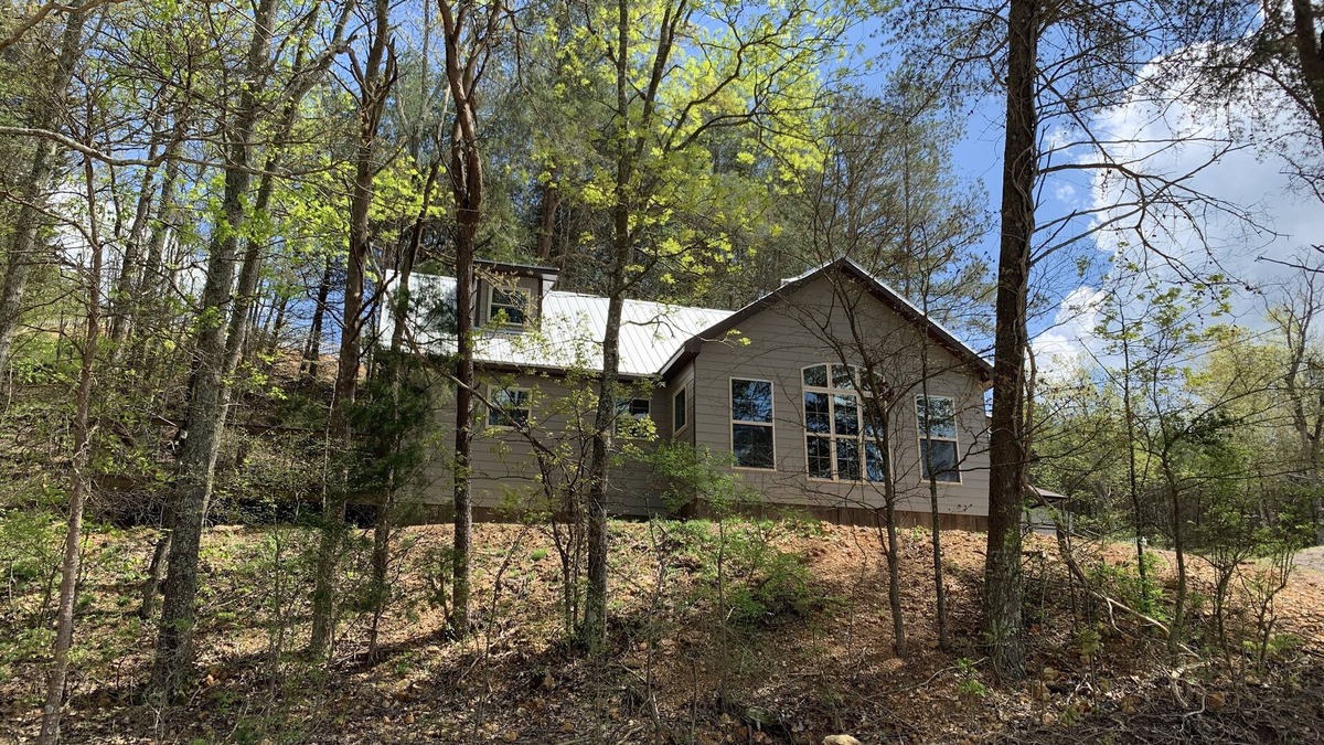 Cherokee House | RIVERTON LAKESIDE COTTAGE ON PICKWICK LAKE