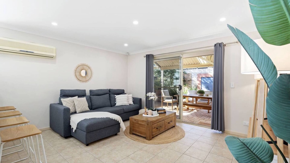 Rivervale House | Rivervale Family Retreat-Optus,River,Shops,Crown