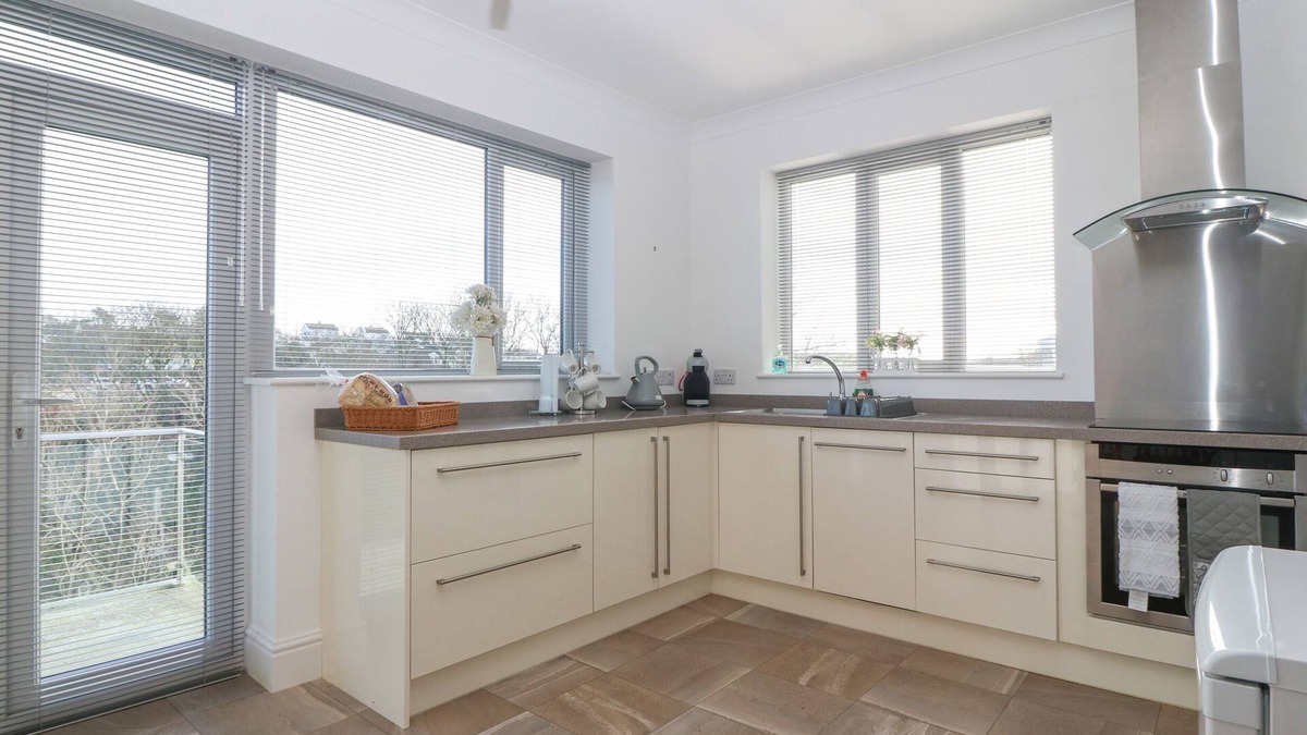 Cemaes Bay Cottage | Riverview Apartment